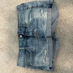 AMERICAN EAGLE SHORTS - US SIZE 6